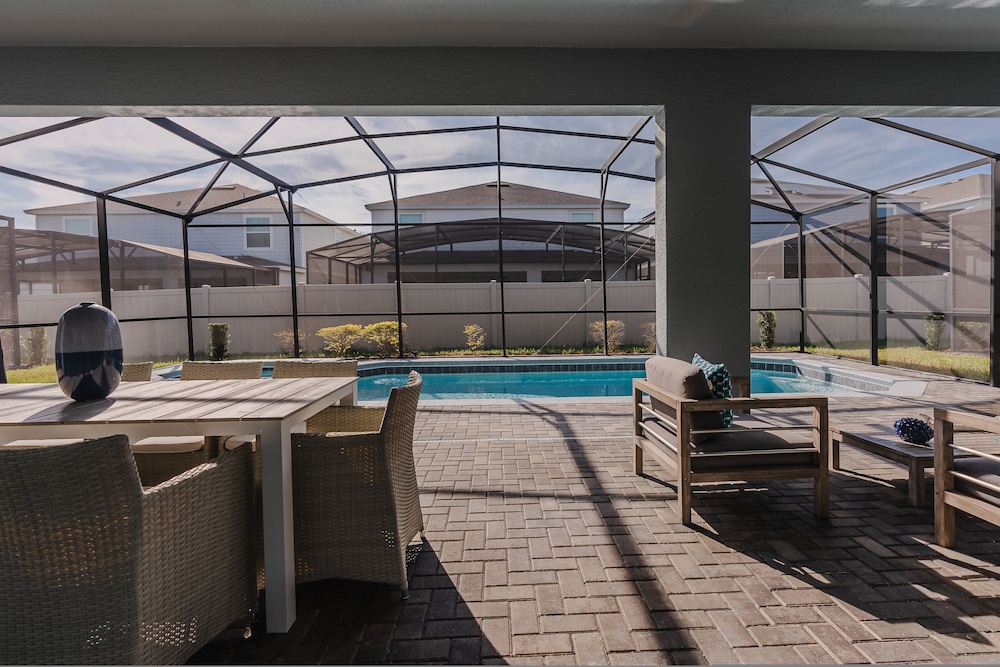 New Home Luxury 8 Bedrooms At Windsor Island
