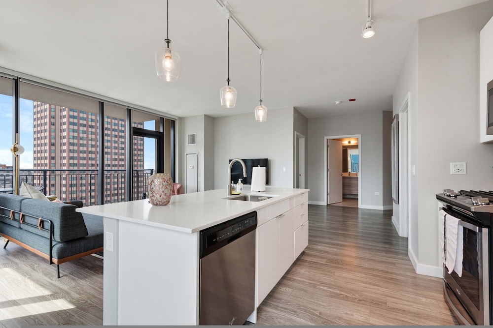 Gold Coast Group Stay 2 Modern 2BR Apartments