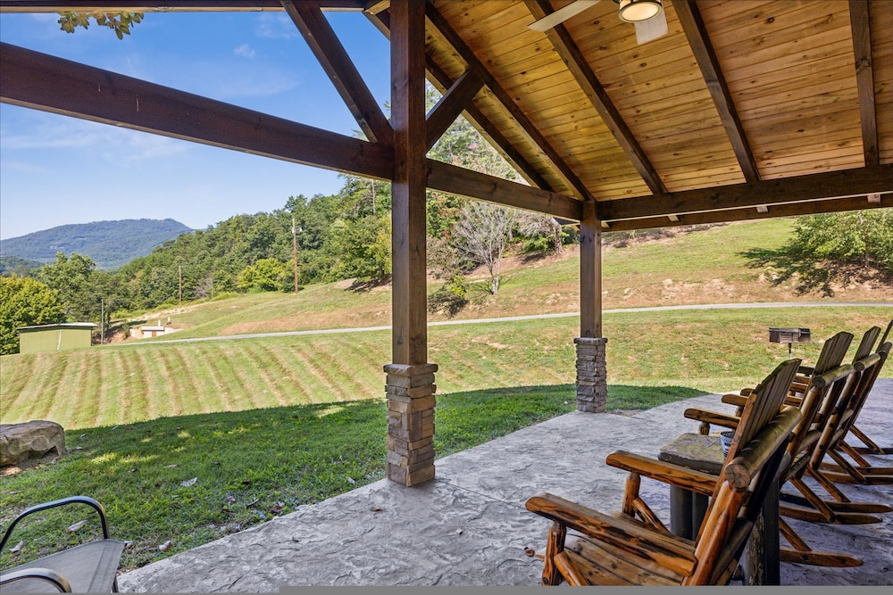 Private 15 Acres w Pond Hot Tub Game Room view 2