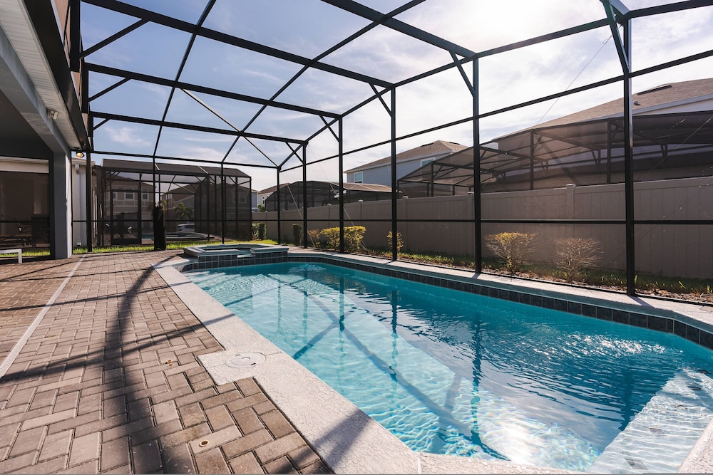 New Home Luxury 8 Bedrooms At Windsor Island