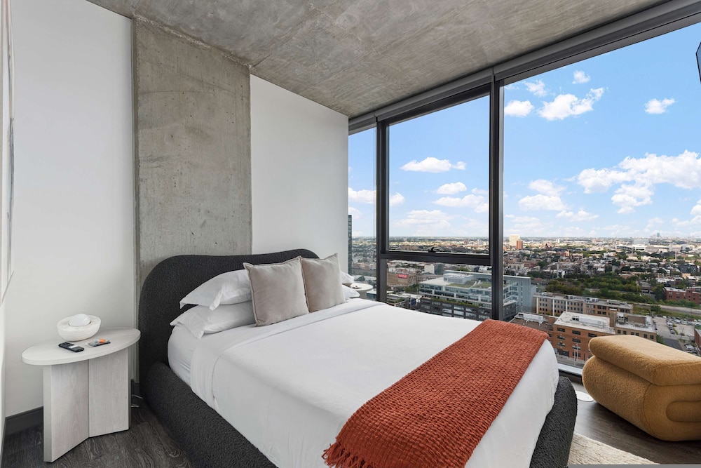Cloud9 6 apt for 30ppl Fulton Market The Nouveau