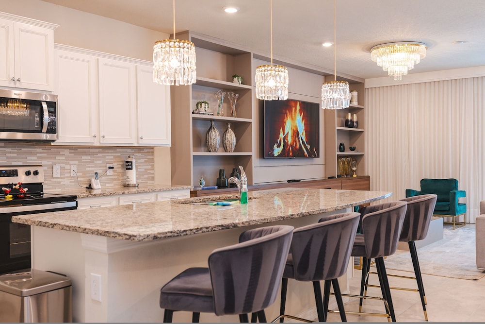 New Home Luxury 8 Bedrooms At Windsor Island