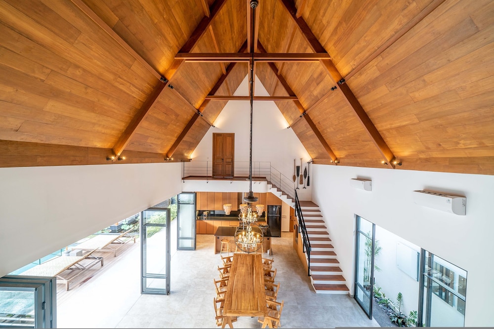 Villa Nusantara 6 by Alfred in Bali - Majestic 4bdr Brand New Villa Pererenan Beach Caggu