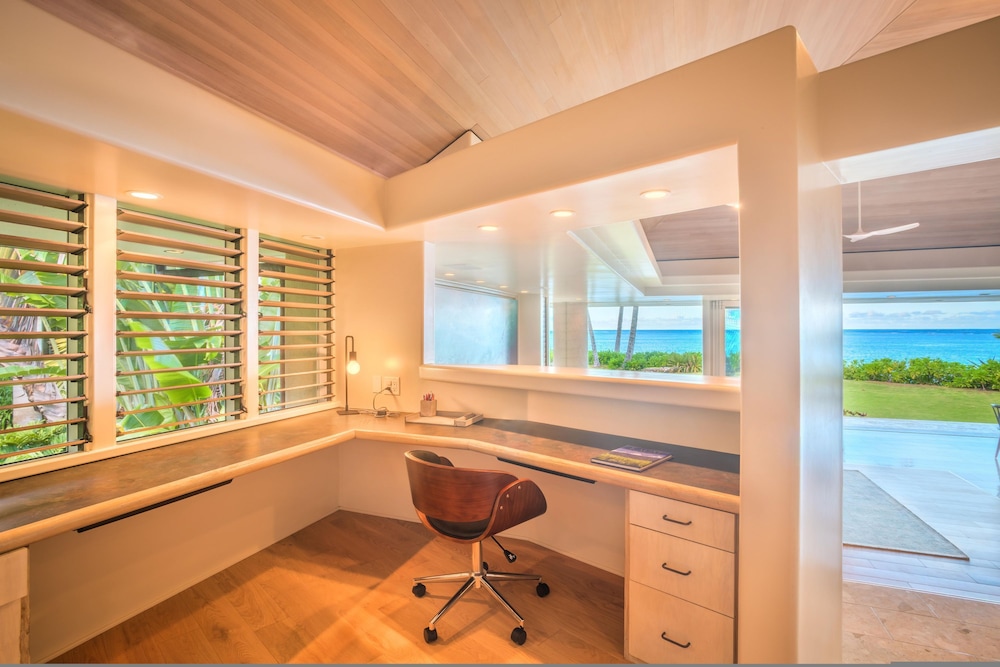 Anini Beachfront Home