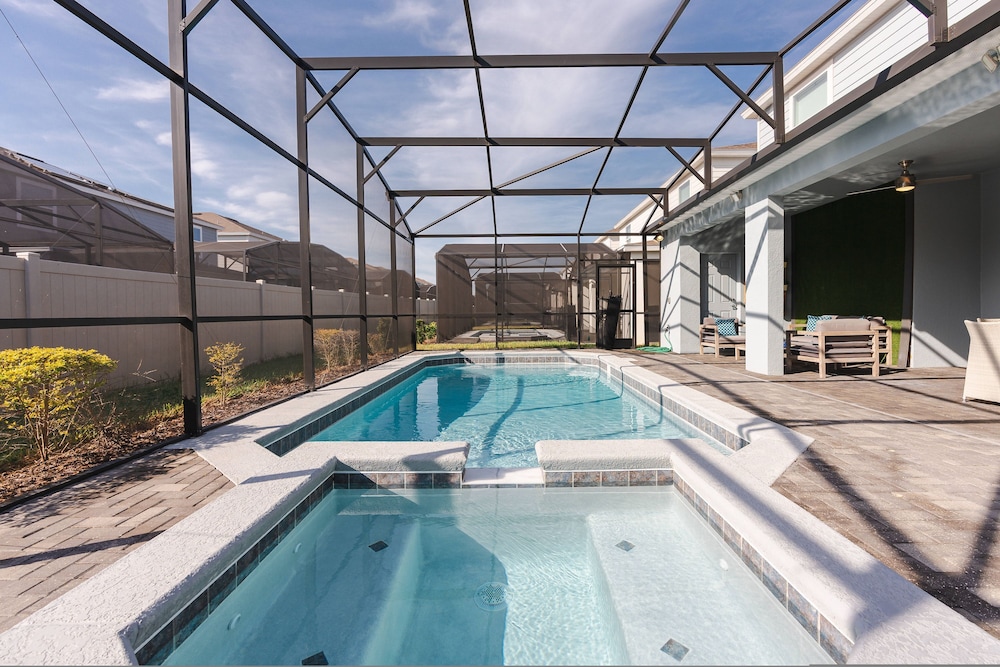 New Home Luxury 8 Bedrooms At Windsor Island