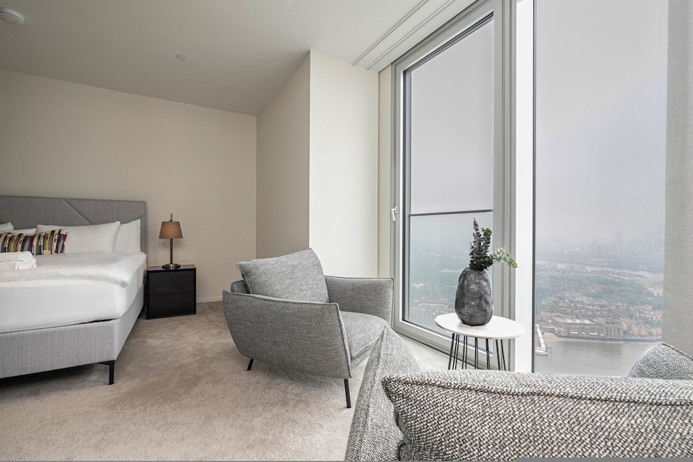 Luxury Apartment in Bustling Canary Wharf