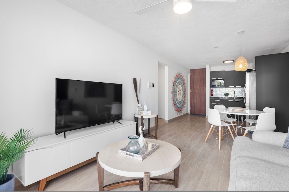 Cozy Beach Getaway Free Parking Smart TV