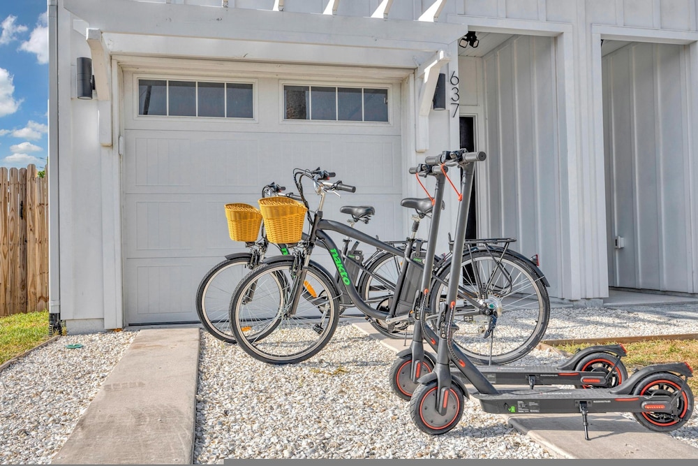 Luxury Beach Home Sauna Cold Plunge E-bikes