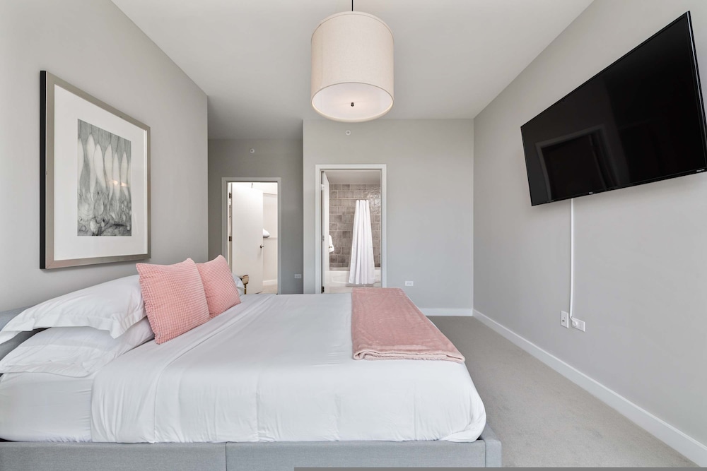 Gold Coast Group Stay 2 Modern 2BR Apartments