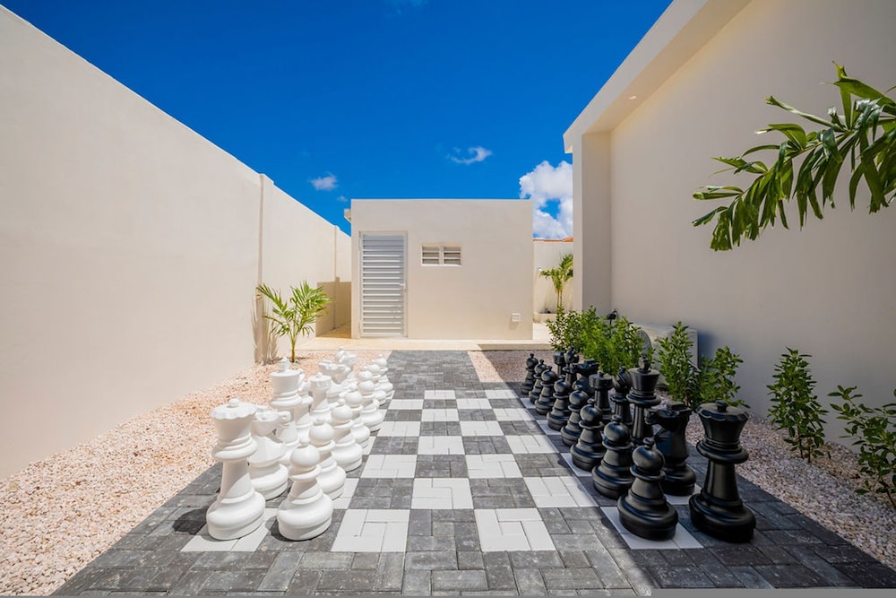 NEW 6BR Playground Private Pool Pro-bbq Palapa