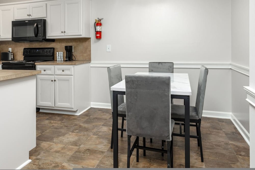 Budget Friendly Unit Near Fort Moore