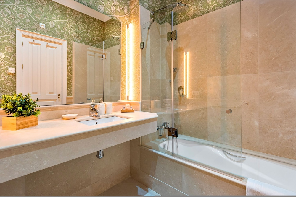 Luxury 3 Bd Apartm With 200m2 Prime Location Padre Marchena II