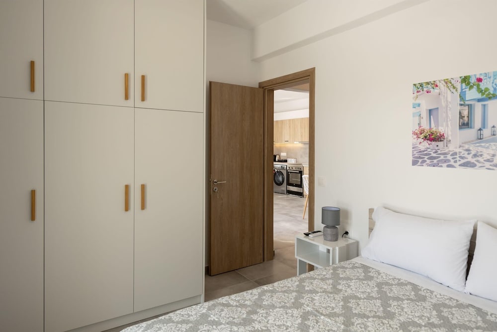 Parikia s Sunlight 2bedroom House