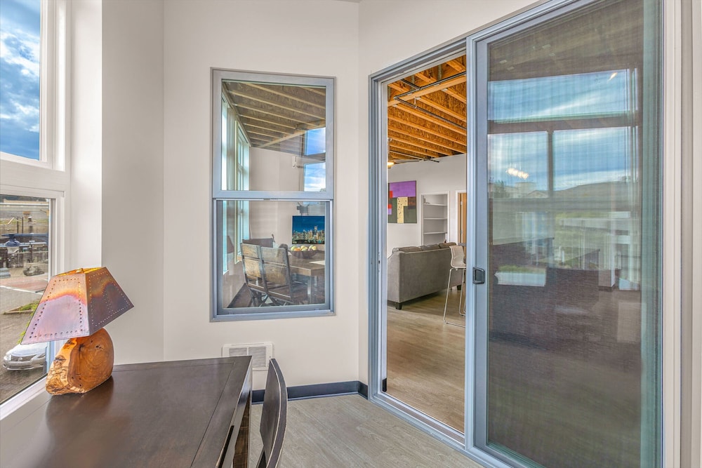 Admiral Condo 201 in Bremerton