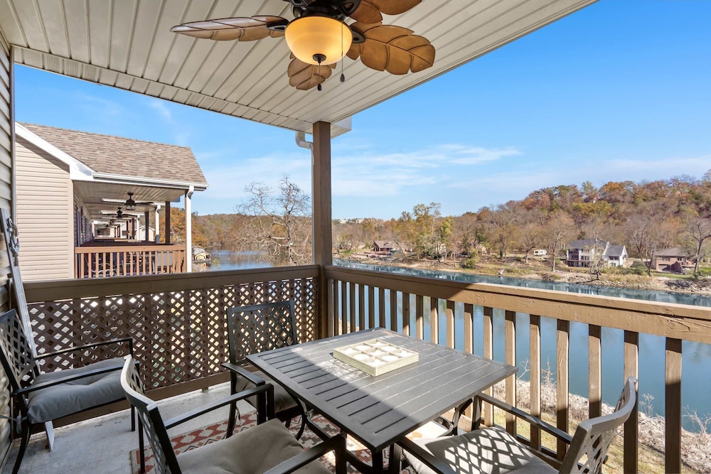Nautical Nest on Taneycomo