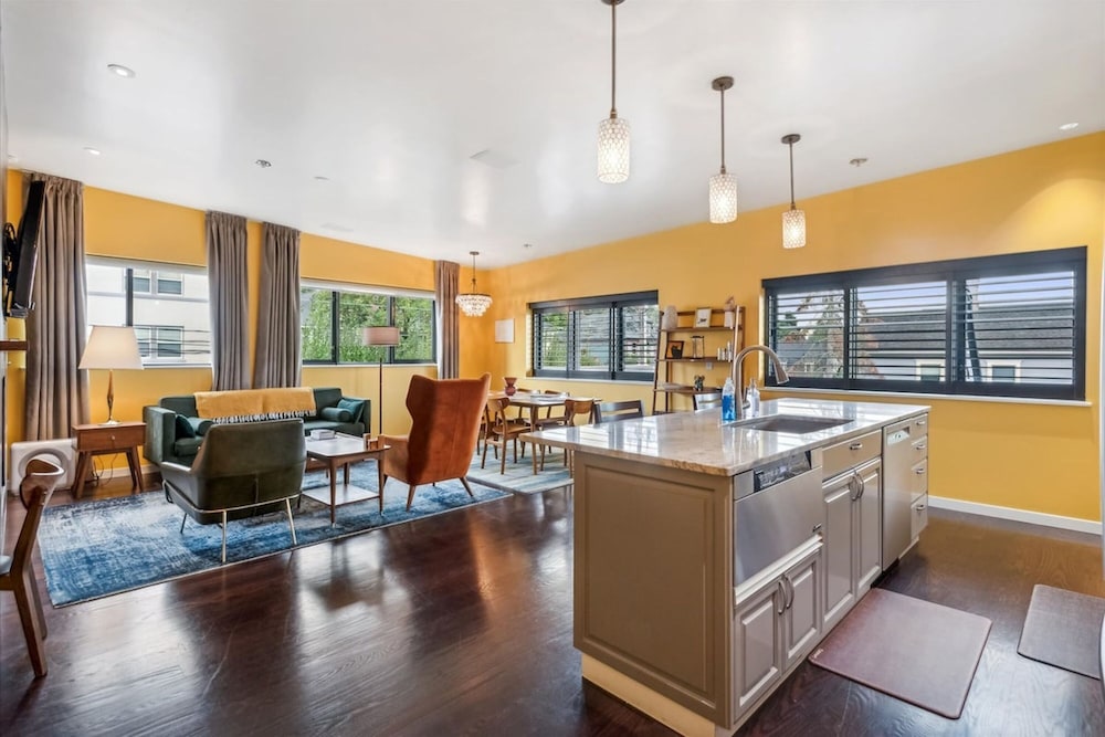 Meadowlark Suite - 201 2b1b