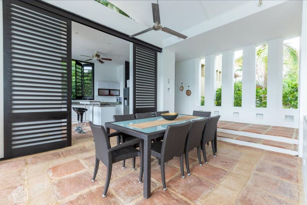 w Majestic 4BR Villa w Pool at Mesa de Yeguas