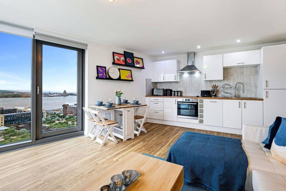Host Apartments Kings Dock View Baltic Living view 4