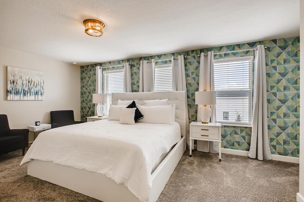 8908 CC - 6BR Luxury Home Private Pool - Image 3