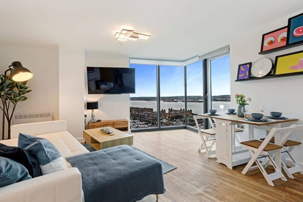 Host Apartments Kings Dock View Baltic Living view 3