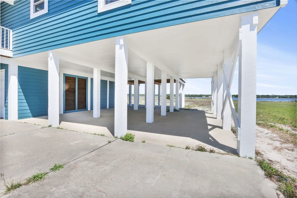 Lagoon Time Beach Home- Elevator Beach Access