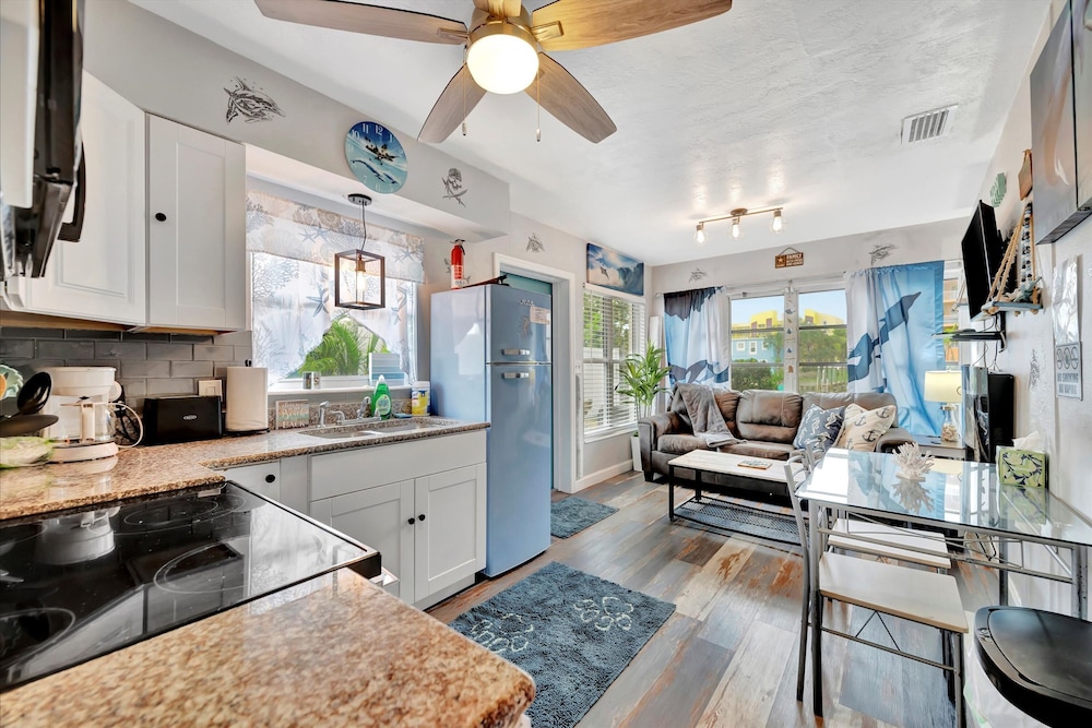 Seashell Suite 1B Pet Friendly Waterfront Dock