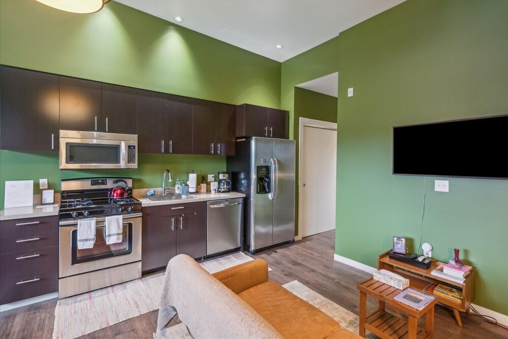Hazelnut Suite - 204