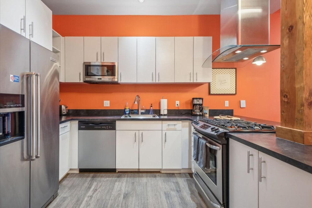 Sunstone Suite - 202