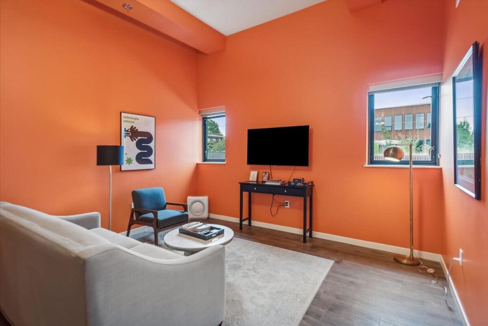 Sunstone Suite - 202