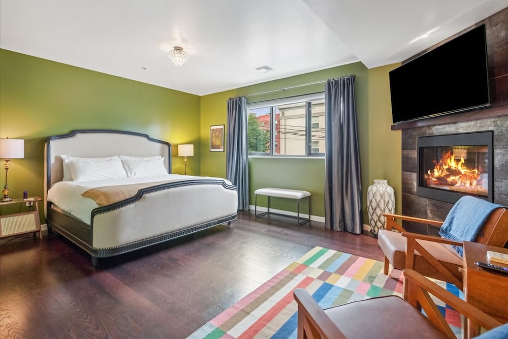 Meadowlark Suite - 201