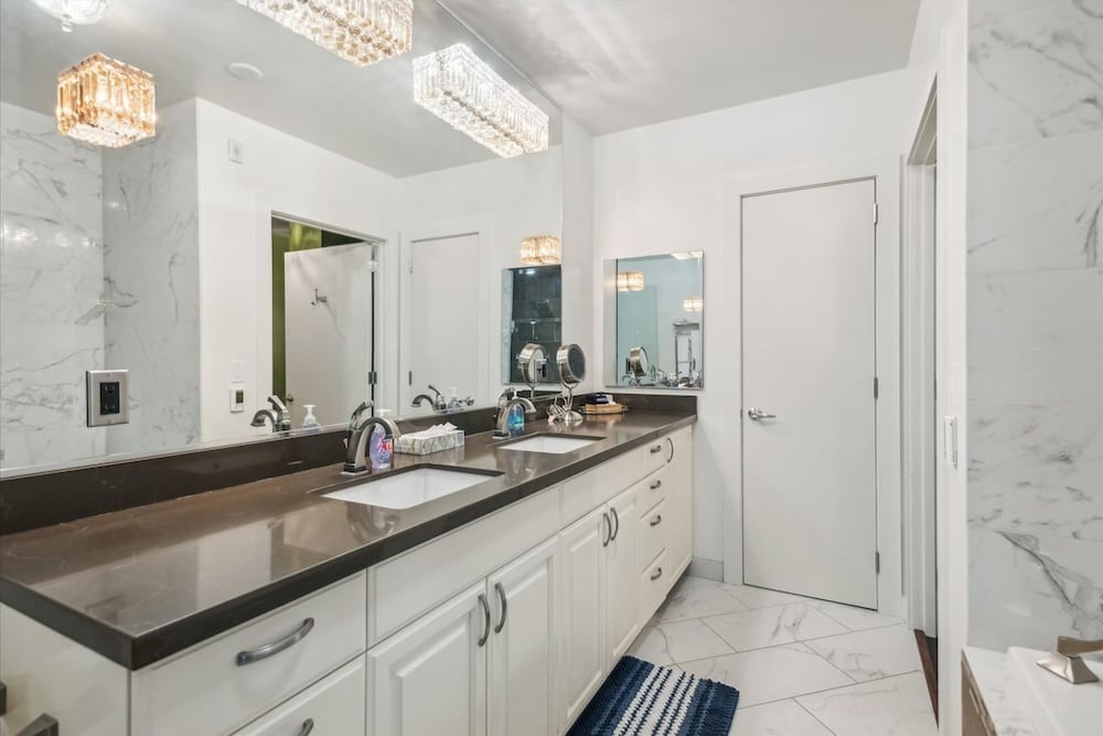 Meadowlark Suite - 201