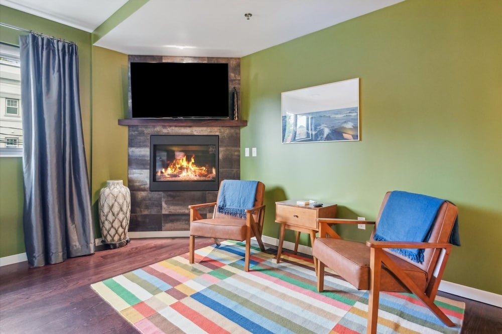 Meadowlark Suite - 201