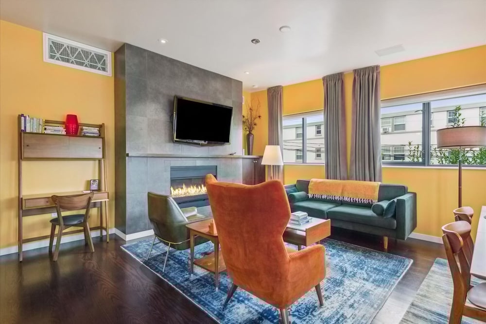 Meadowlark Suite - 201 2b1b