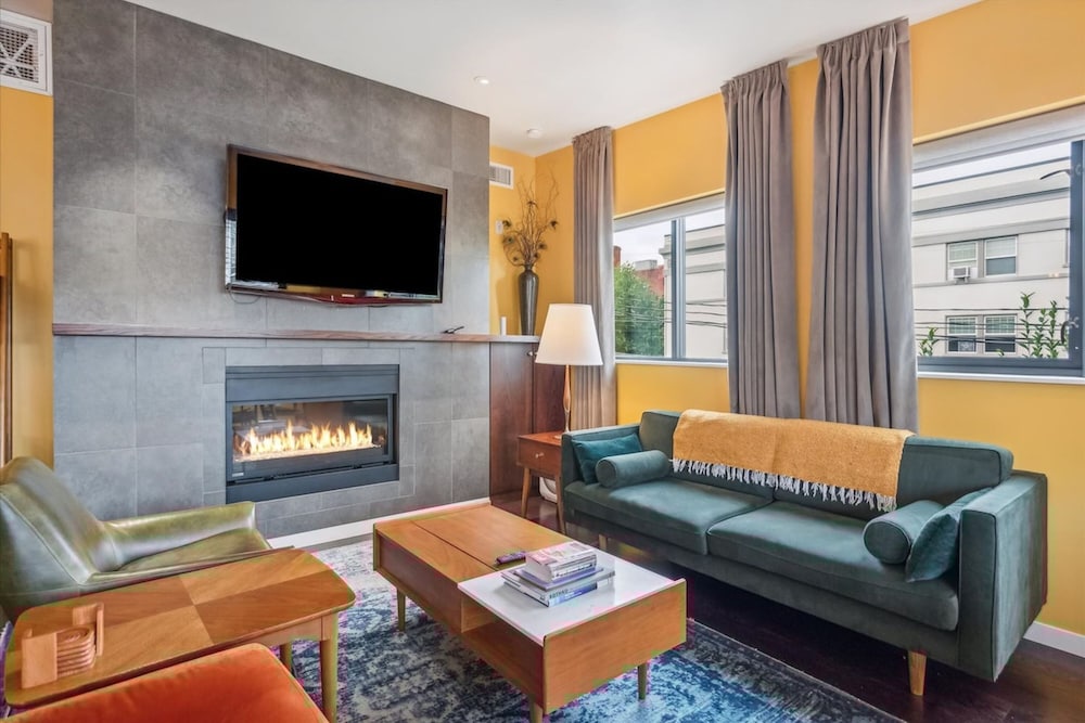Meadowlark Suite - 201 2b1b