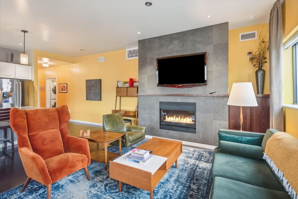 Meadowlark Suite - 201 2b1b