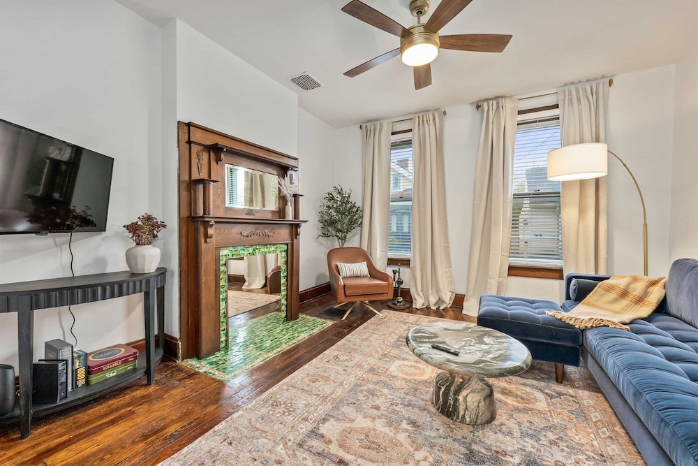 German Charm Suites Sleeps 8!