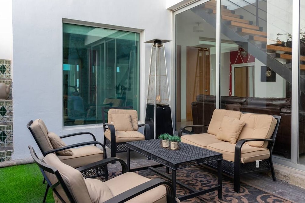Hidden Gem Villa With Serene Beach Pool Access