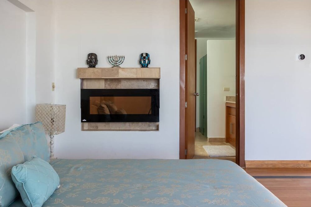 Hidden Gem Villa With Serene Beach Pool Access
