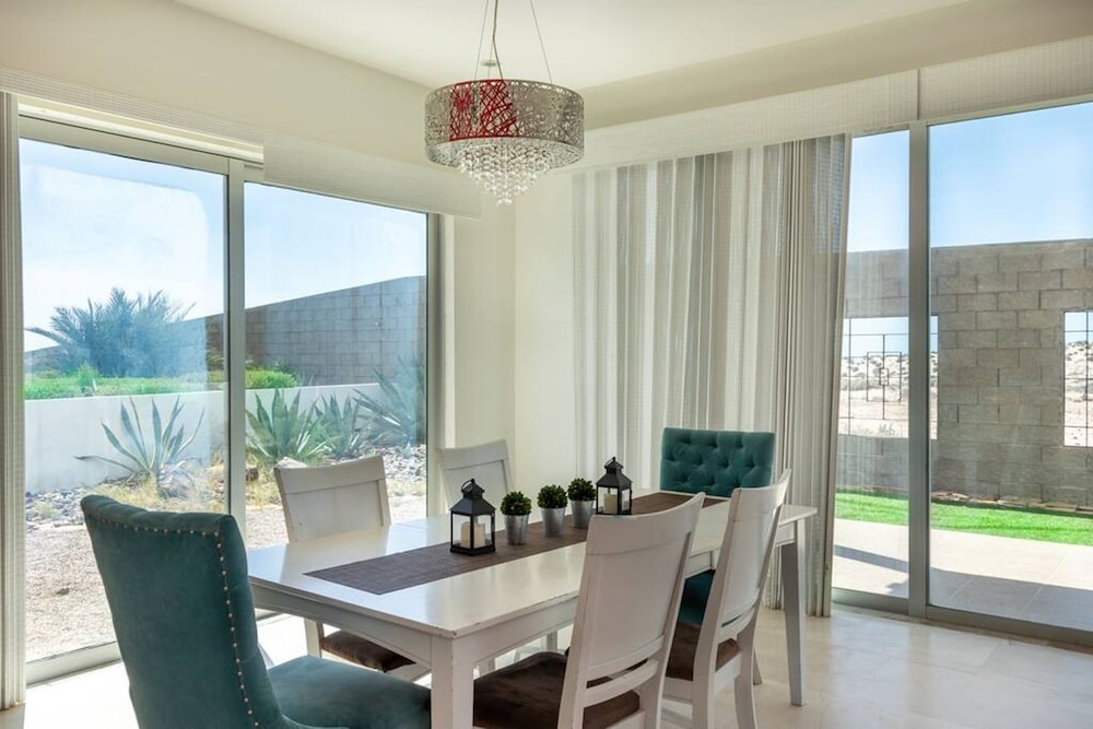 Hidden Gem Villa With Serene Beach Pool Access