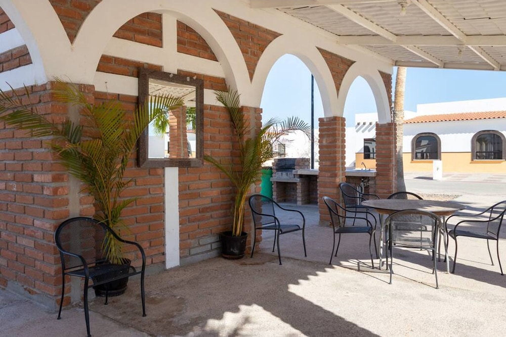 Mexican Ambience Townhome With Pool 31
