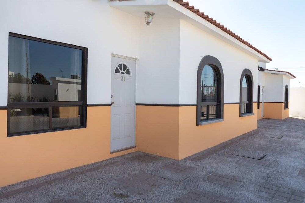 Mexican Ambience Townhome With Pool 31