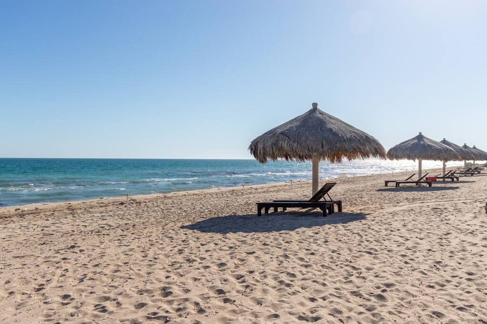 Hidden Gem Villa With Serene Beach Pool Access