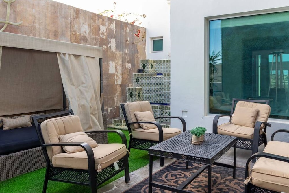 Hidden Gem Villa With Serene Beach Pool Access