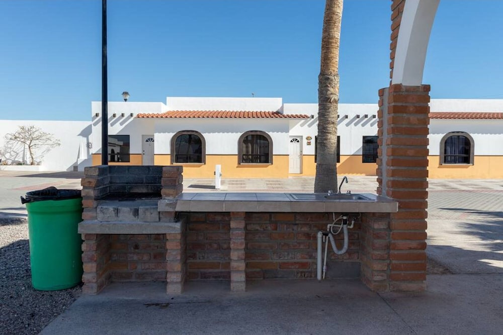 Mexican Ambience Townhome With Pool 31