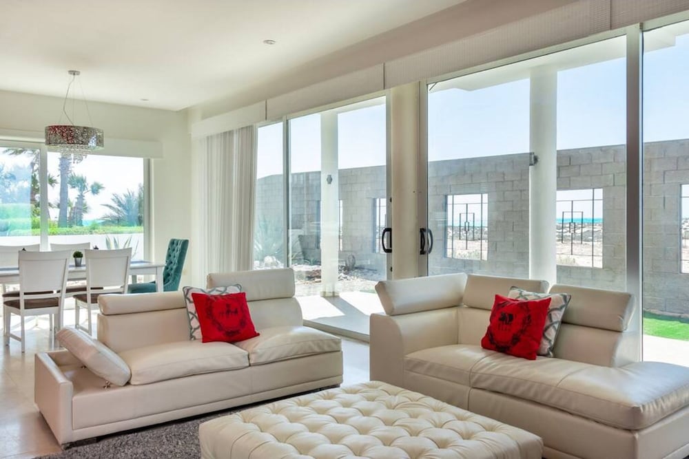 Hidden Gem Villa With Serene Beach Pool Access