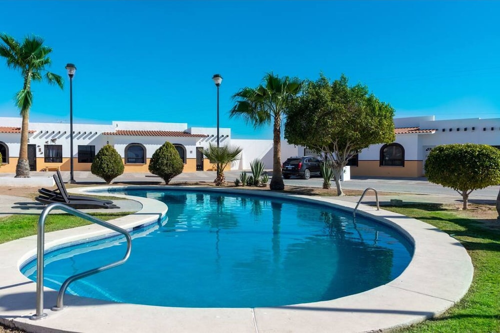 Mexican Ambience Townhome With Pool 31