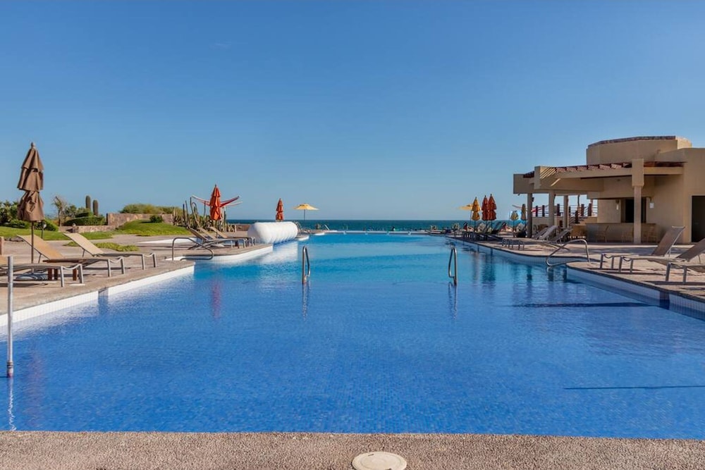 Hidden Gem Villa With Serene Beach Pool Access