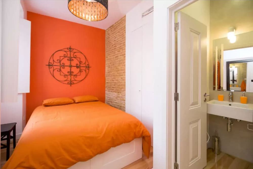 Old Town Chiado Balcony Aircon by LD Apartments