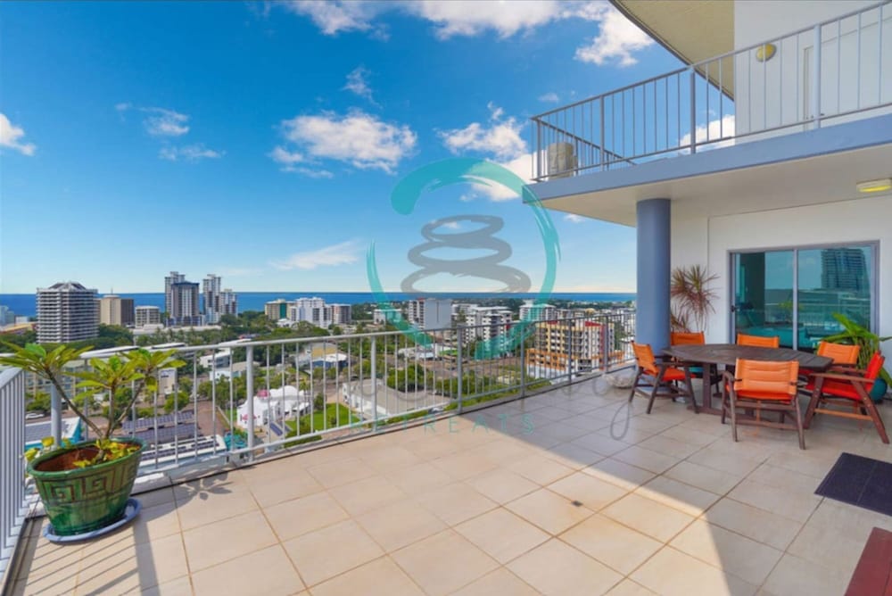 Pinnacle Penthouse Escape Panoramic Views Pool - Image 1