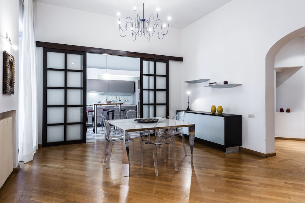 Agata Apartment With Balcony by Wonderful Italy